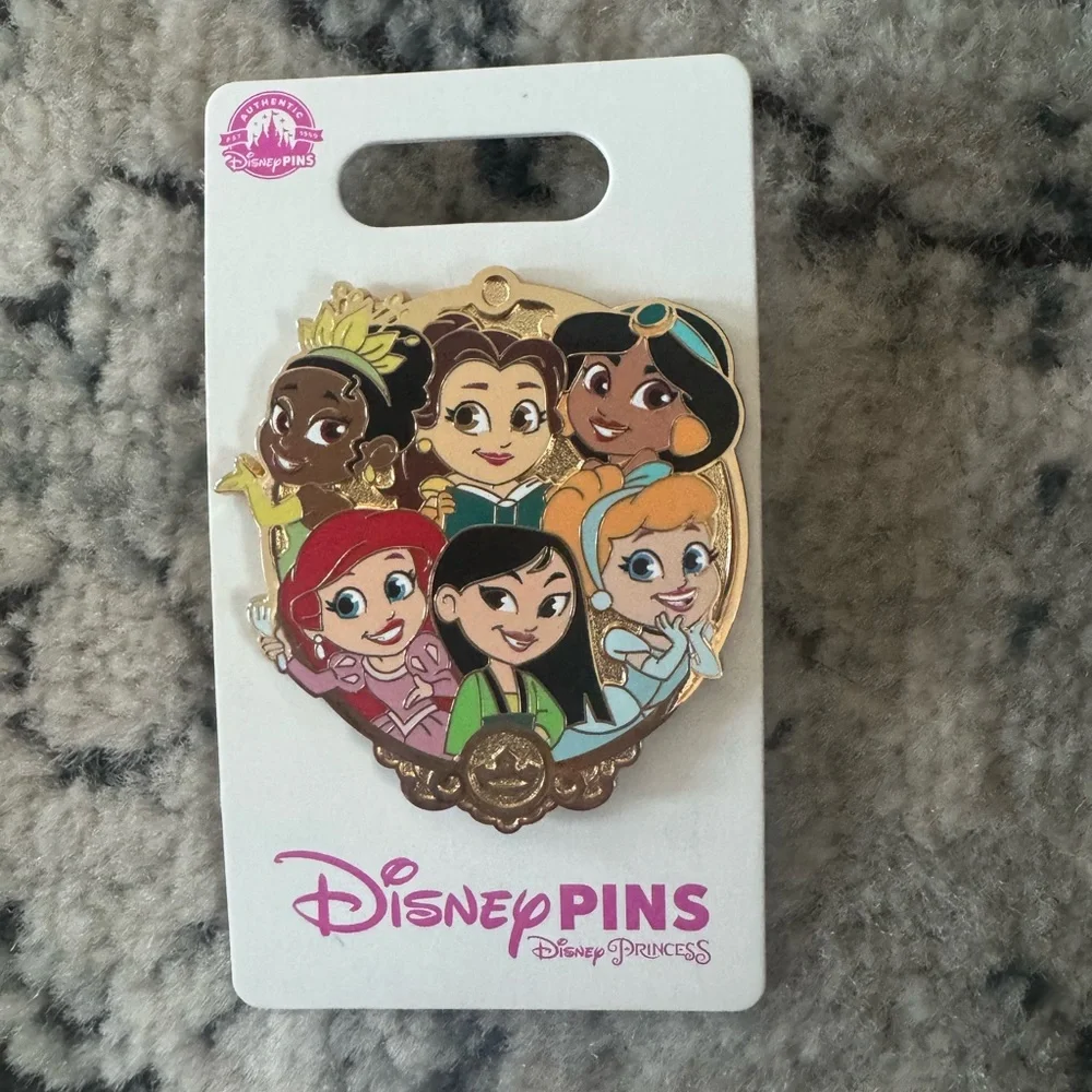 Disney Parks Princess Group Pin Ariel, Tiana, Belle, Jasmine, Cinderella & Mulan - Picture 2 of 3